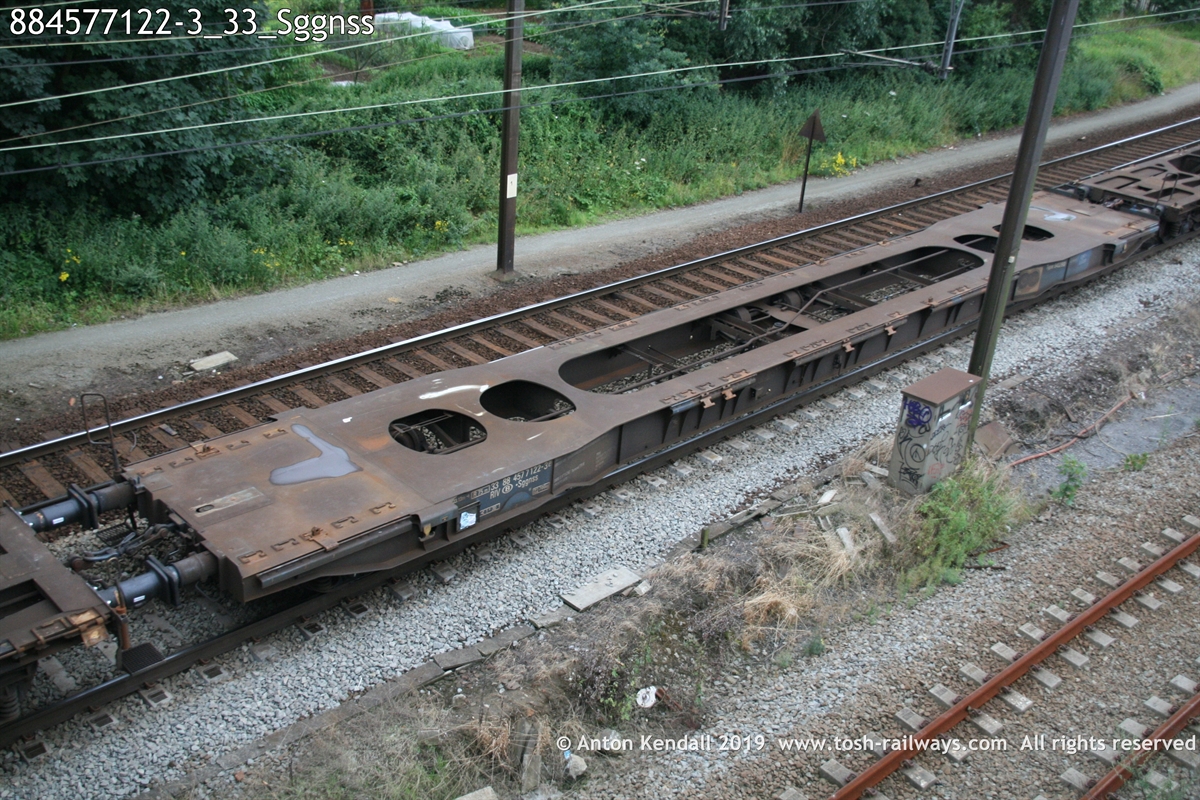 884577122-3_33_Sggnss.jpg